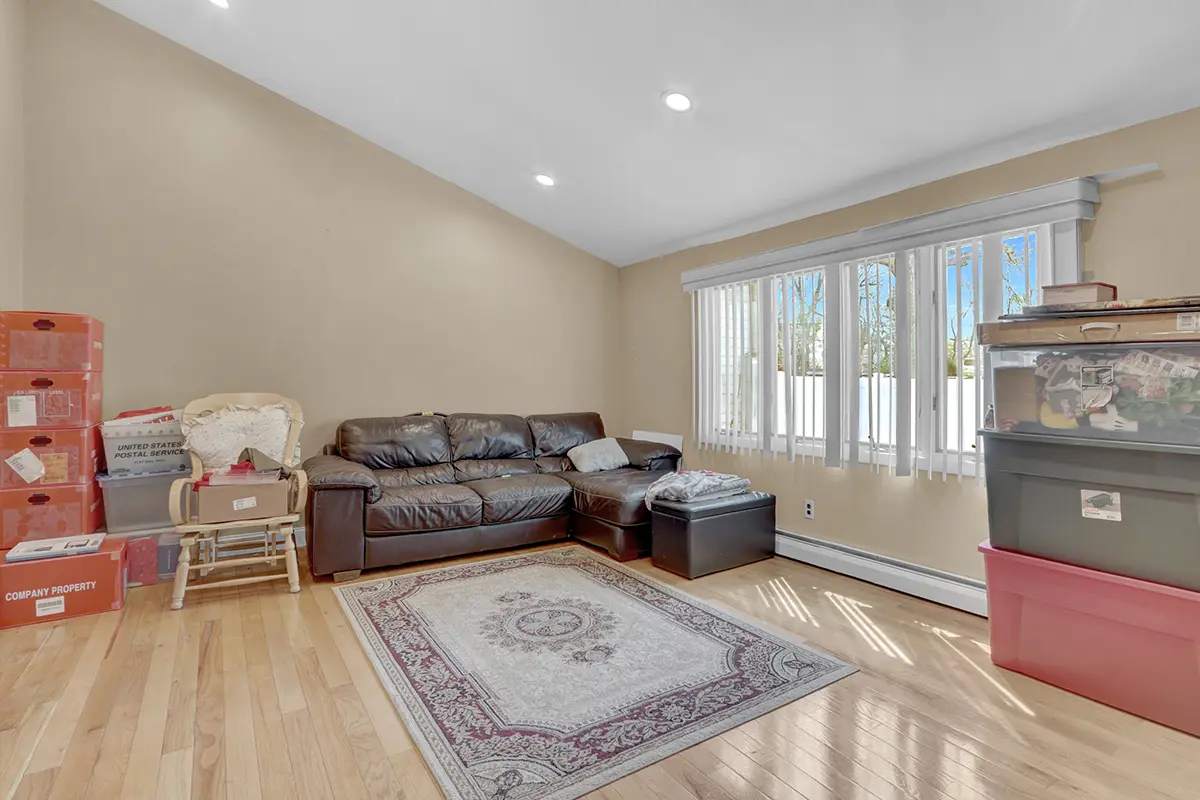 virtual-staging-before-06